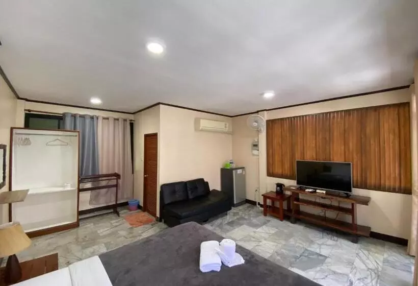 Majatalo หาดทรายขาวรีสอร์ท