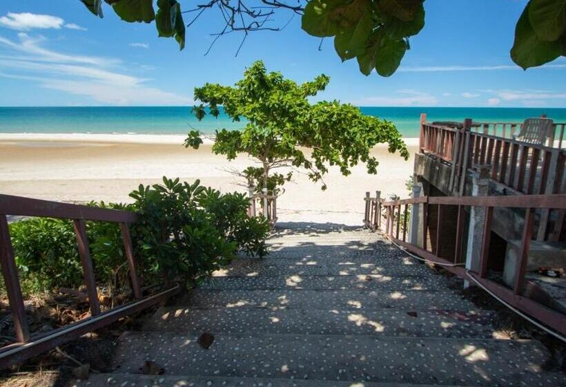 Pensjonat หาดทรายขาวรีสอร์ท