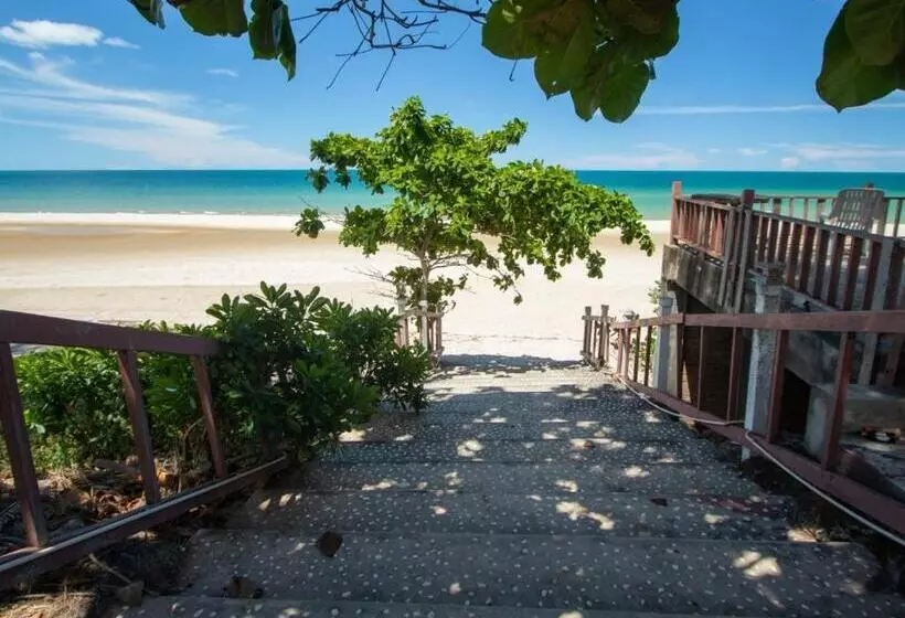 Majatalo หาดทรายขาวรีสอร์ท