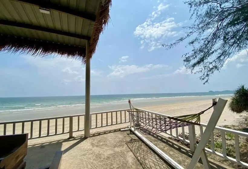 Majatalo หาดทรายขาวรีสอร์ท