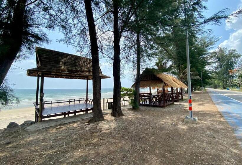 Pensjonat หาดทรายขาวรีสอร์ท