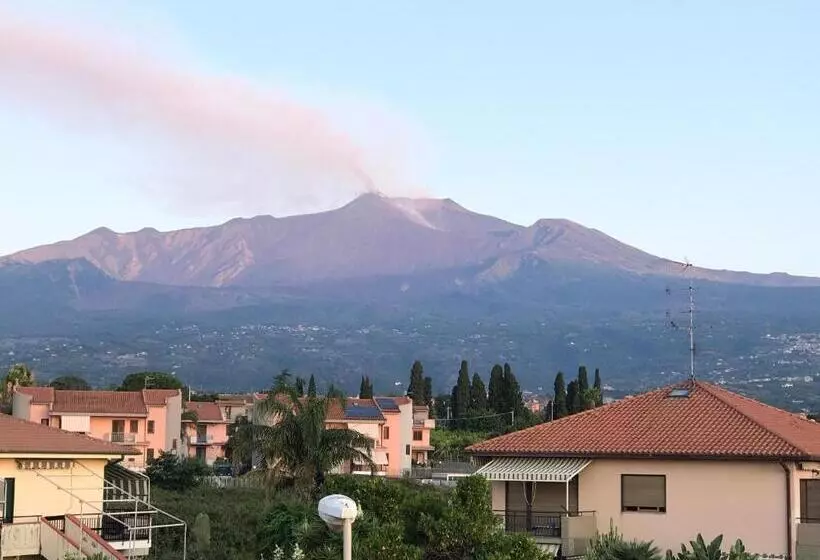 Path House   Etna & Sea View