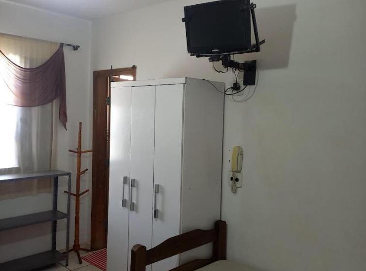 پانسیون Pousada Anhanguera