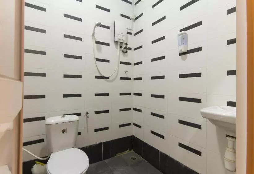 هتل Oyo 993 88 Mario S