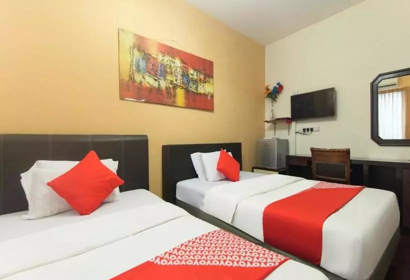 هتل Oyo 993 88 Mario S