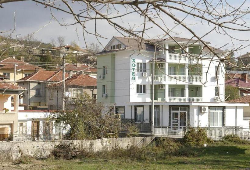 פנסיון Karadzhovy Guest House