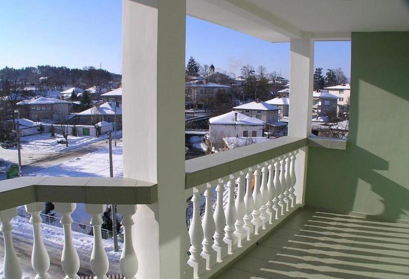 פנסיון Karadzhovy Guest House