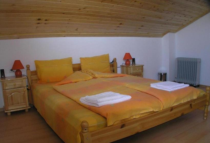 פנסיון Karadzhovy Guest House