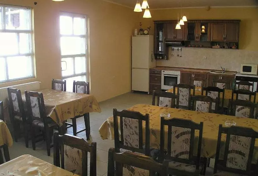 پانسیون Karadzhovy Guest House