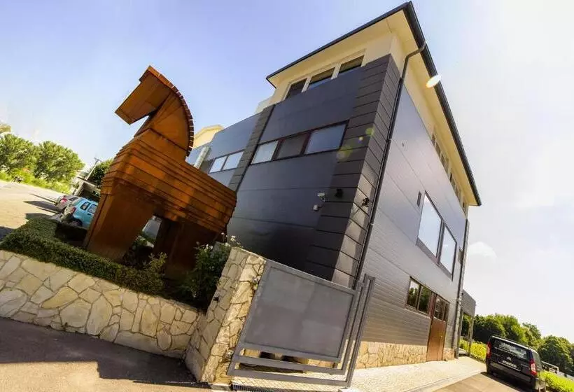 Majatalo Penzion Troja