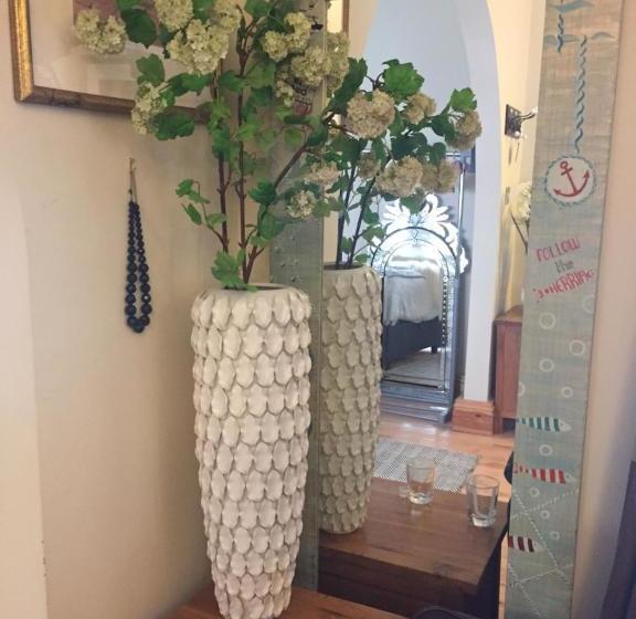 بنسيون The Captains Quarters