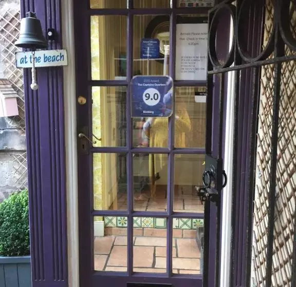 ペンション The Captains Quarters