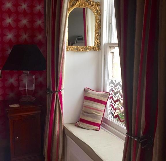 بنسيون The Captains Quarters