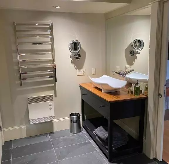 Aamiaismajoitus (B&B) Gîte Et Atelier De L Artiste Peintre Paysagiste Canadien Gordon Harrison