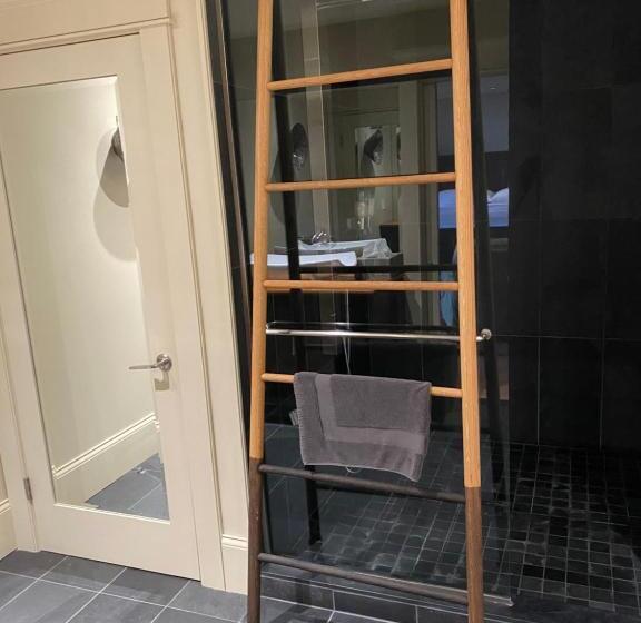 مبيت وإفطار Gîte Et Atelier De L Artiste Peintre Paysagiste Canadien Gordon Harrison