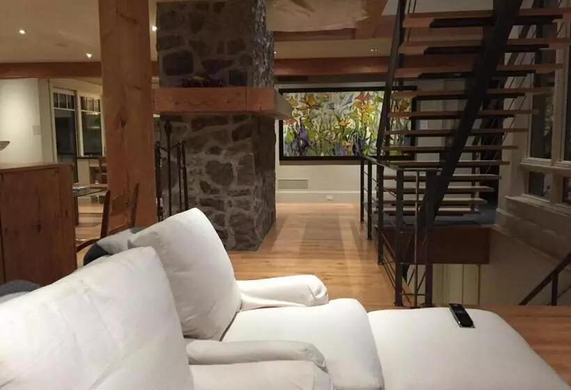 Aamiaismajoitus (B&B) Gîte Et Atelier De L Artiste Peintre Paysagiste Canadien Gordon Harrison