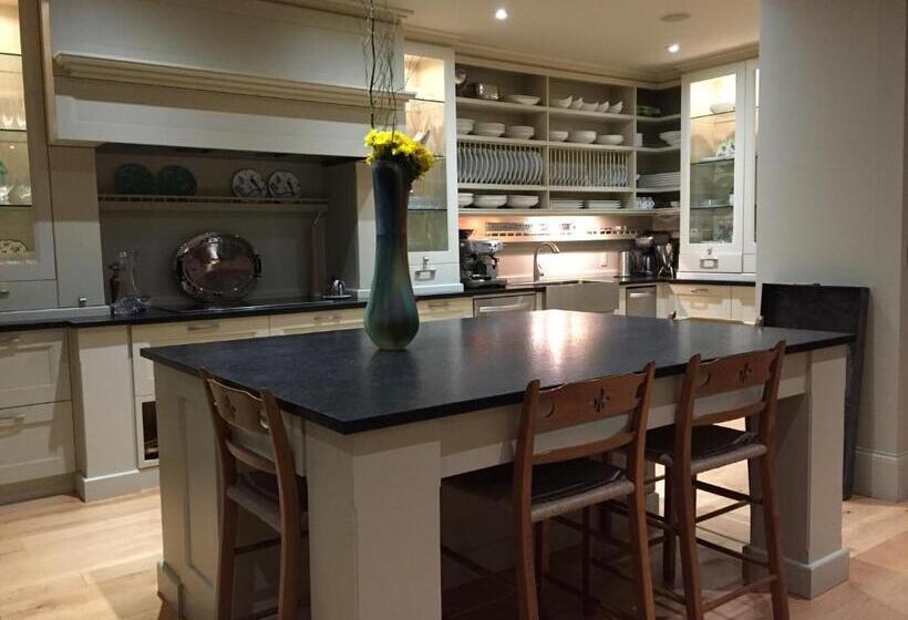 مبيت وإفطار Gîte Et Atelier De L Artiste Peintre Paysagiste Canadien Gordon Harrison