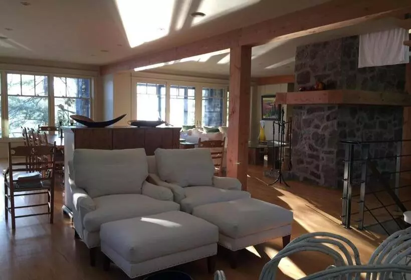 Aamiaismajoitus (B&B) Gîte Et Atelier De L Artiste Peintre Paysagiste Canadien Gordon Harrison