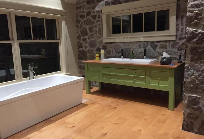 مبيت وإفطار Gîte Et Atelier De L Artiste Peintre Paysagiste Canadien Gordon Harrison