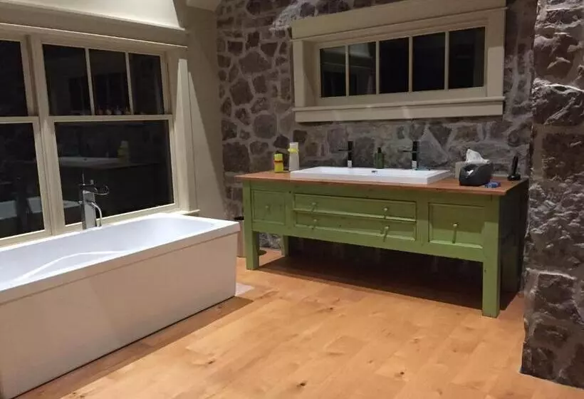 Aamiaismajoitus (B&B) Gîte Et Atelier De L Artiste Peintre Paysagiste Canadien Gordon Harrison