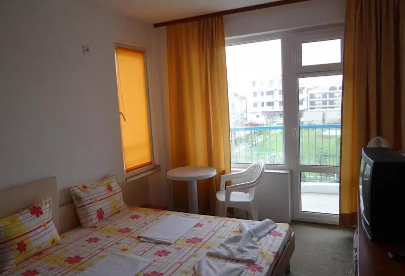 پانسیون Lilia Guest House