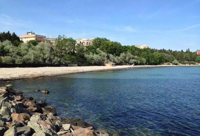 پانسیون Lilia Guest House