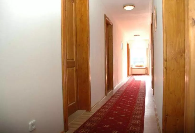 Majatalo Penzión Rozália