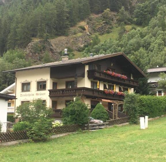 פנסיון Tirolerheim Grüner