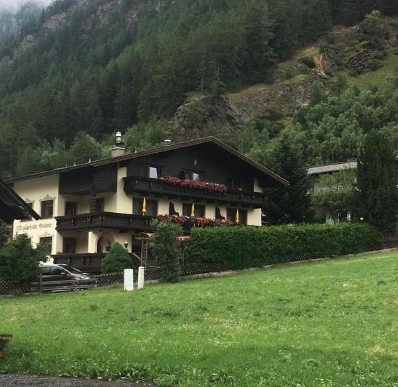 פנסיון Tirolerheim Grüner