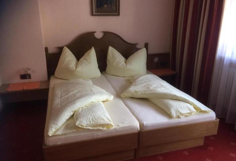 פנסיון Tirolerheim Grüner