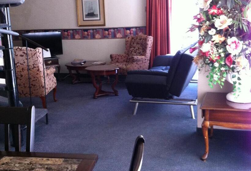 هتل Americas Best Value Presidents Inn On Munras