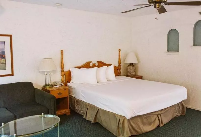 호텔 Channel Islands Inn