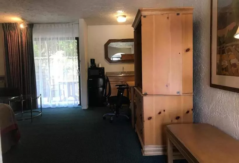 호텔 Channel Islands Inn