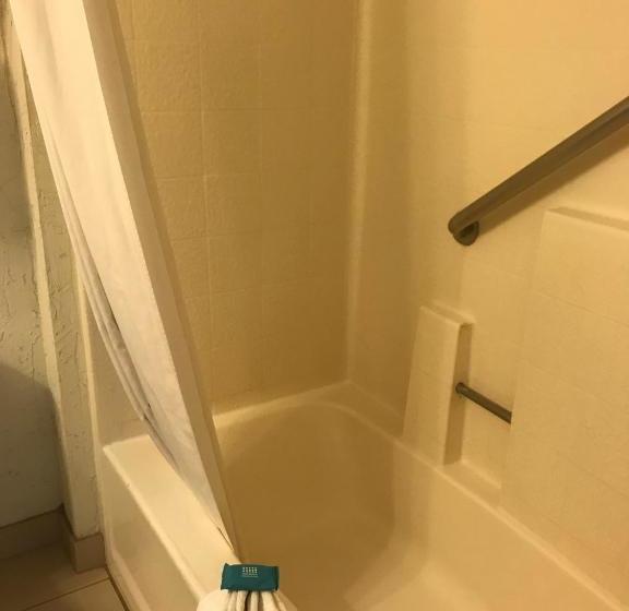 هتل Channel Islands Inn