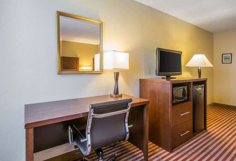 בית מלון כפרי Comfort Inn & Suites Kissimmee By The Parks