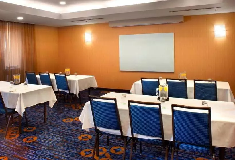 فندق Courtyard Cleveland Independence