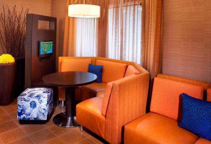 فندق Courtyard Cleveland Independence