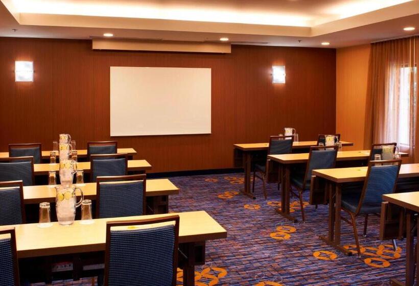 Отель Courtyard By Marriott Cleveland Westlake