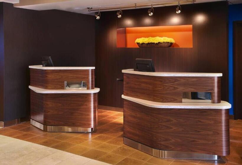 Отель Courtyard By Marriott Cleveland Westlake