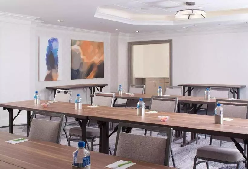 ホテル Courtyard Charleston Waterfront