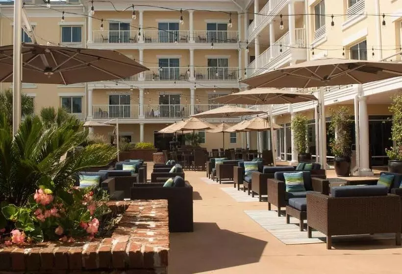 ホテル Courtyard Charleston Waterfront