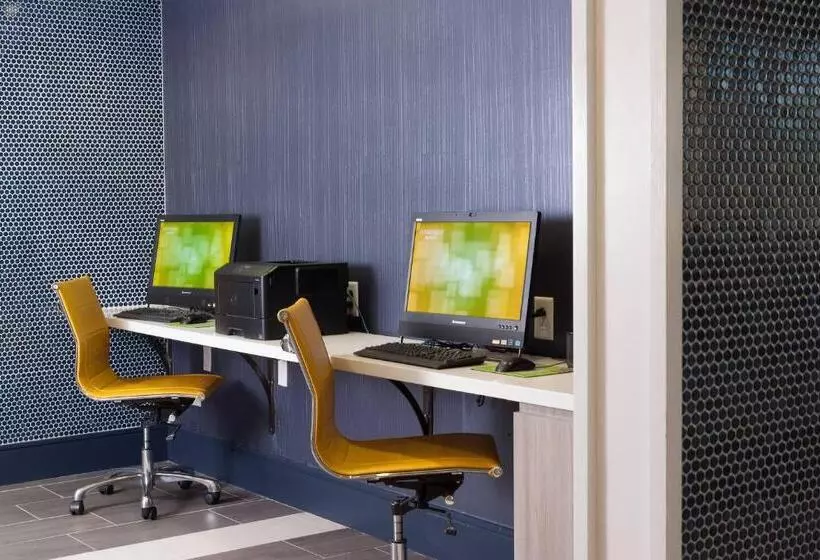 ホテル Courtyard Charleston Waterfront