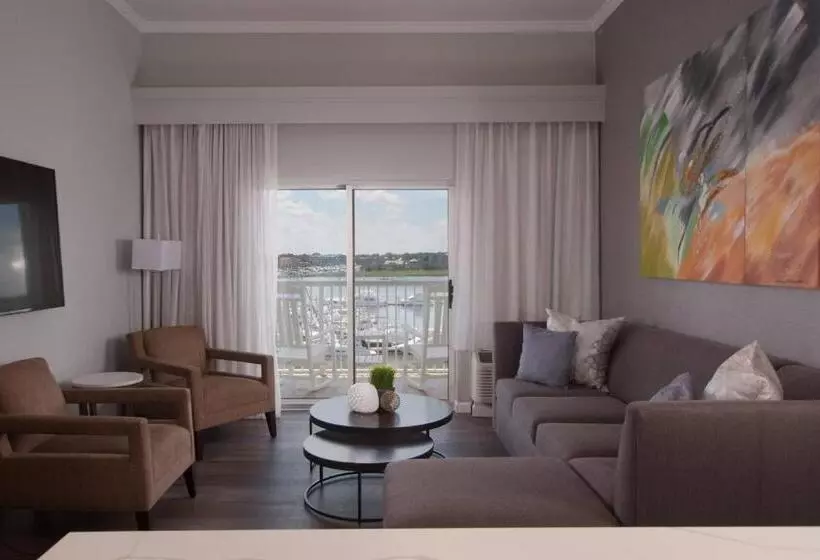 ホテル Courtyard Charleston Waterfront