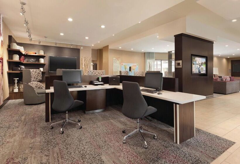 هتل Courtyard Charlotte Airport North