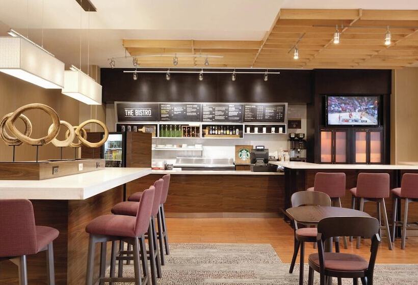 هتل Courtyard Charlotte Airport North