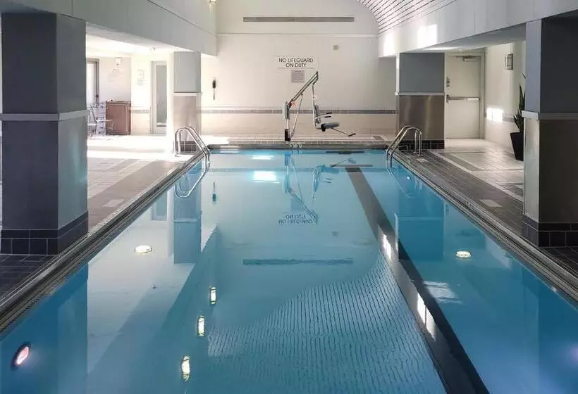 هتل Courtyard By Marriott Chicago Downtown/river North