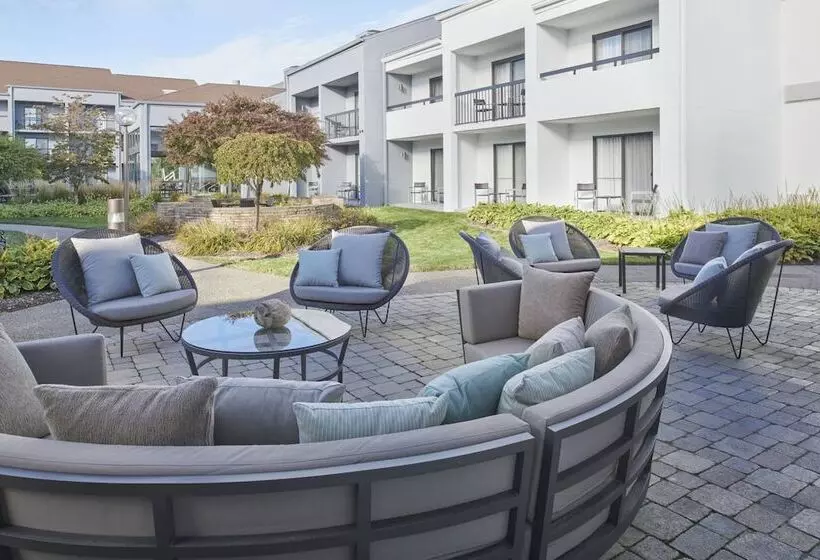 Отель Courtyard By Marriott Detroit Troy