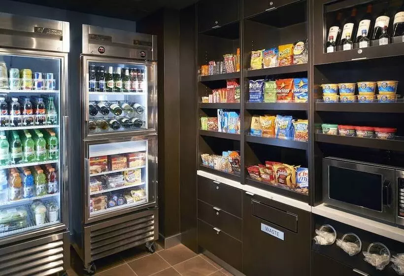 Отель Courtyard By Marriott Detroit Troy