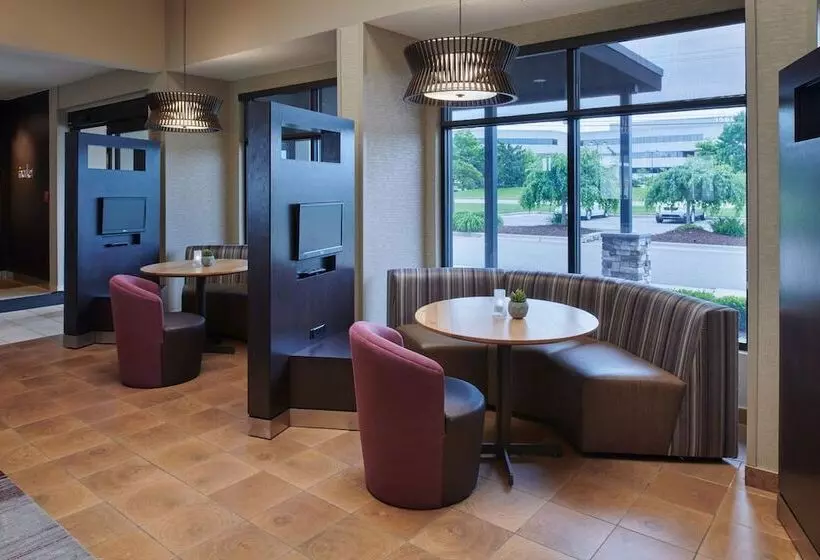 Отель Courtyard By Marriott Detroit Troy