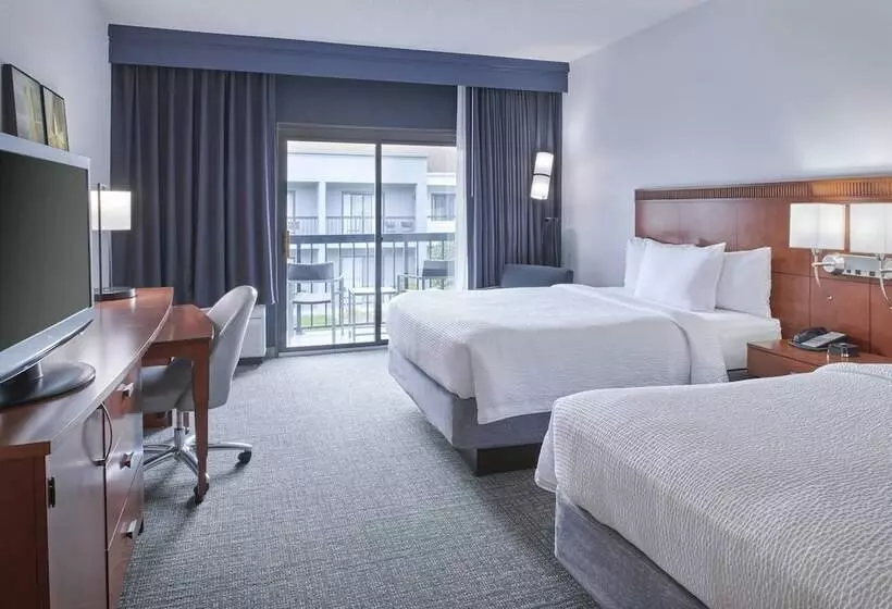 Отель Courtyard By Marriott Detroit Troy